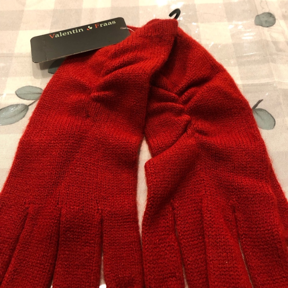 Fraas Red Gloves